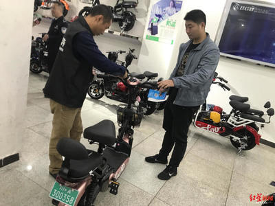 “買了就能上路” 成都全國率先實(shí)施電動(dòng)自行車帶牌銷售，簡化購車流程