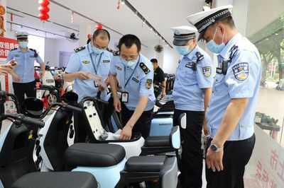 突擊檢查！廣西梧州市市場監(jiān)管局聯(lián)合交警開展電動(dòng)自行車銷售管理專項(xiàng)行動(dòng)